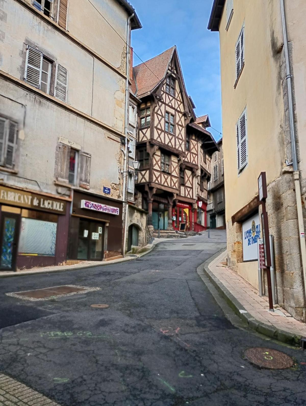 Duplex Center Thiers - Clermont-Ferrand - Lyon - Free Parking - Self-Check-In Apartment Exterior foto